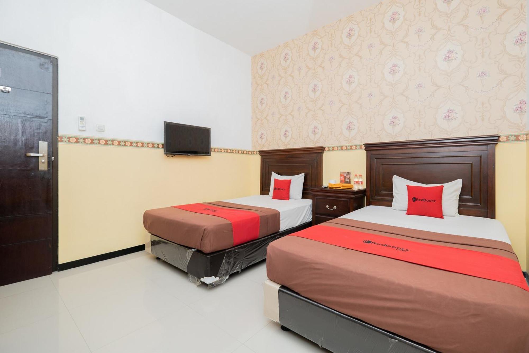 Reddoorz Near Taman Krida Budaya מאלאנג מראה חיצוני תמונה