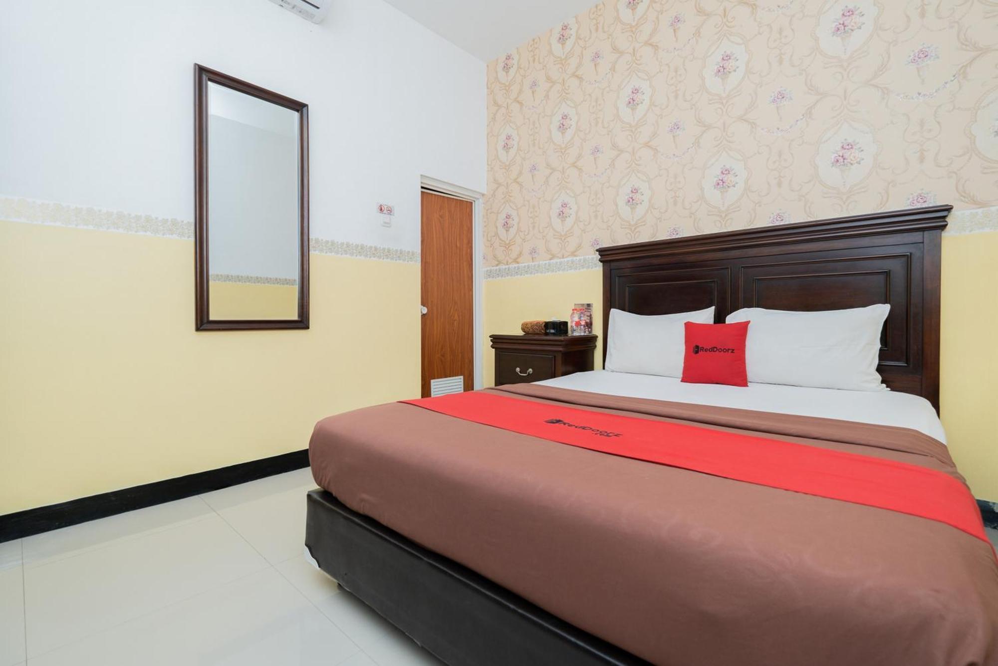 Reddoorz Near Taman Krida Budaya מאלאנג מראה חיצוני תמונה