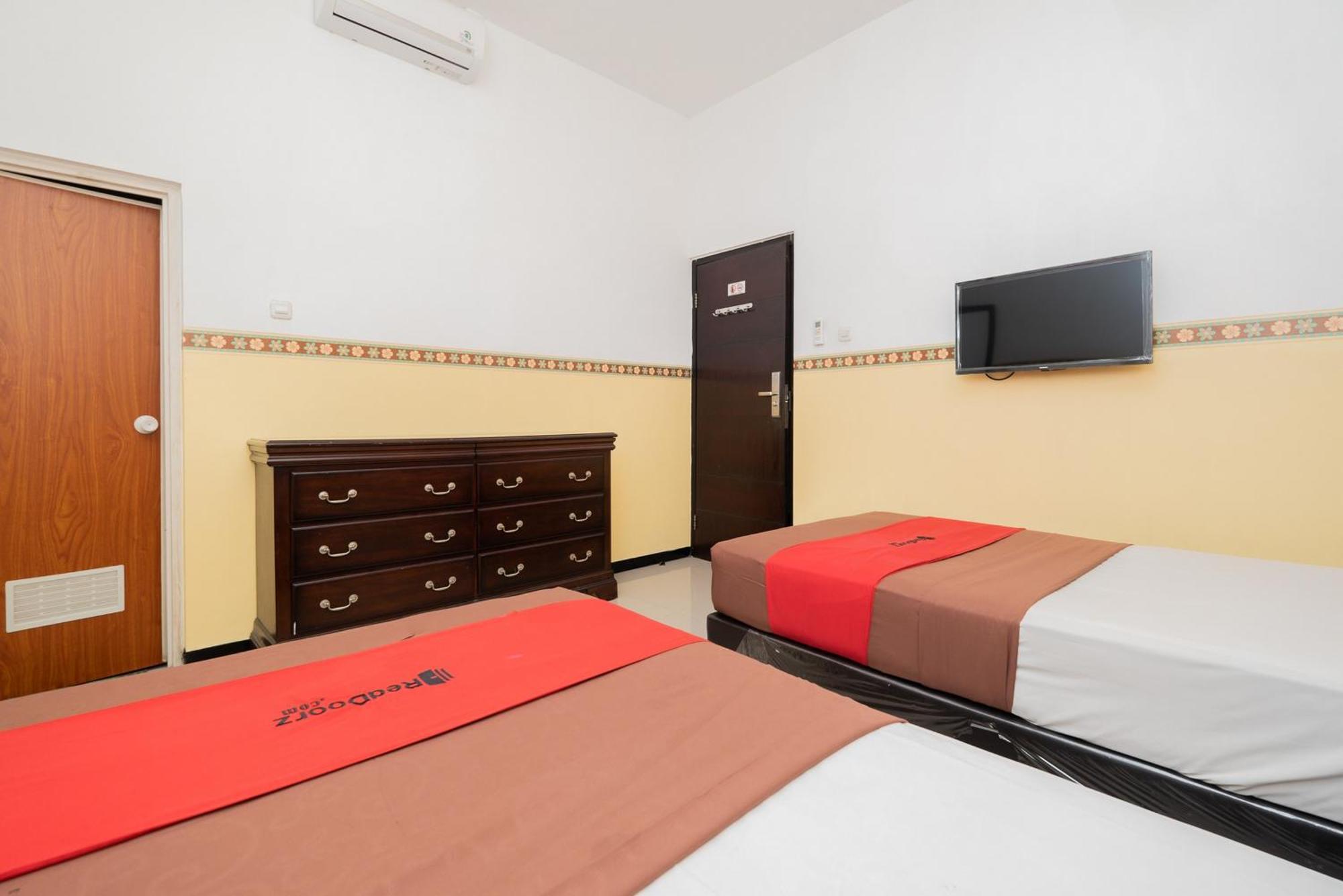 Reddoorz Near Taman Krida Budaya מאלאנג מראה חיצוני תמונה