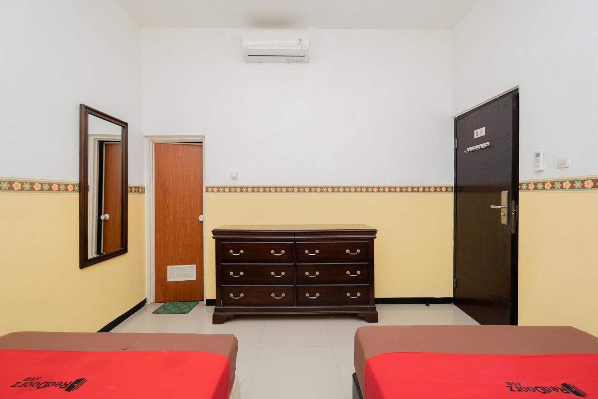 Reddoorz Near Taman Krida Budaya מאלאנג מראה חיצוני תמונה