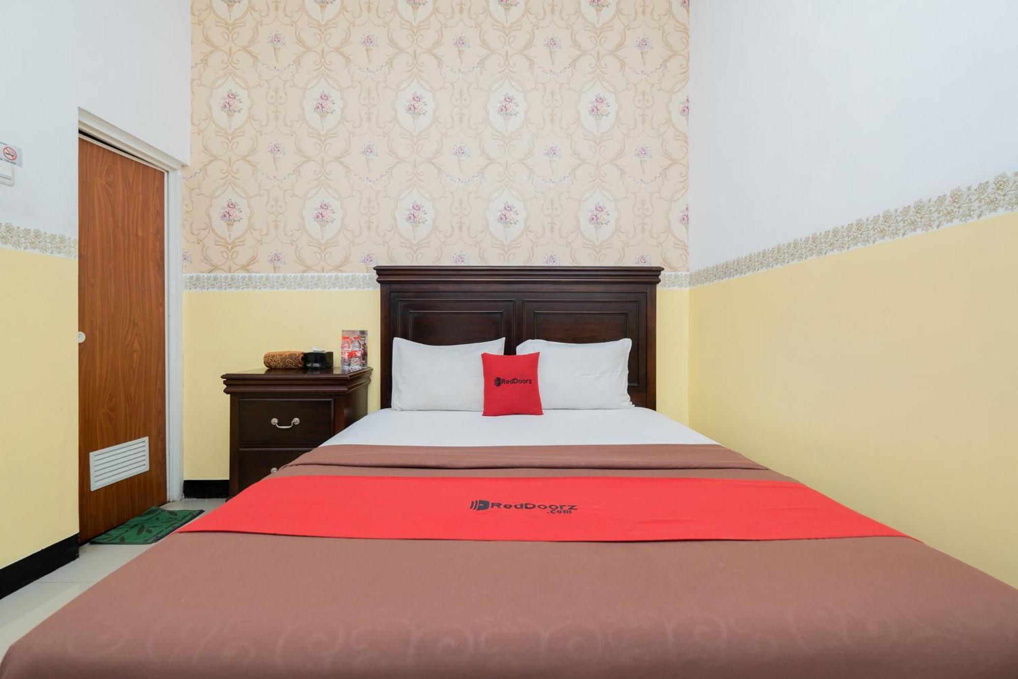 Reddoorz Near Taman Krida Budaya מאלאנג מראה חיצוני תמונה